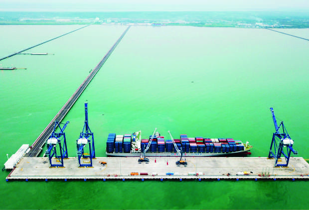 Porto di Kuala Tanjung, Indonesia