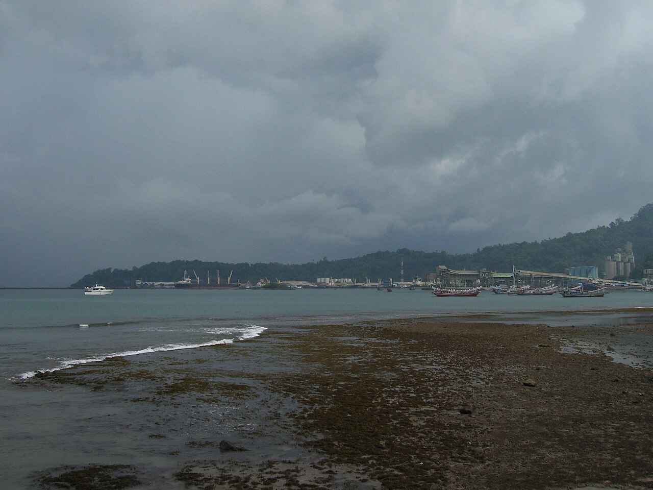 Teluk Bayur बंदरगाह, इंडोनेशिया